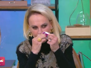 Após quase 1 mês afastada, Ana Maria Braga retorna ao Mais Você e se emociona