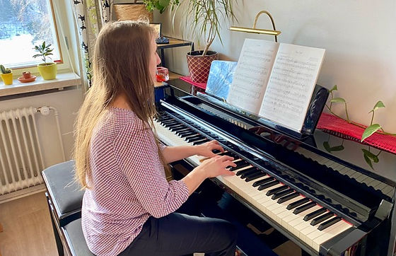 Piano lessons for adults in Helsinki.jpeg