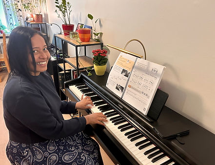 piano lessons for adults in helsinki - pianotunnut aikuisille.jpeg