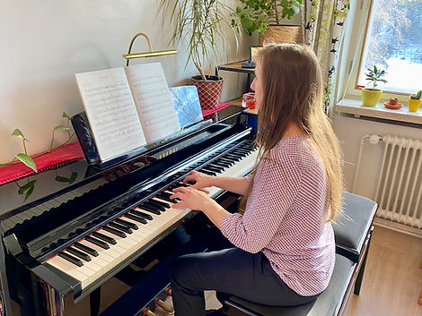 Piano lessons for adults in Helsinki -2.jpeg