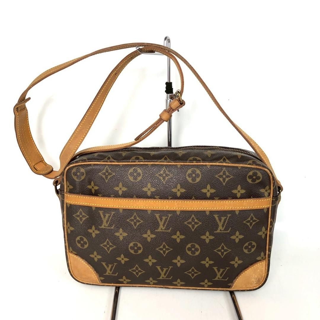Louis Vuitton Monogram Trocadéro Crossbody Bag