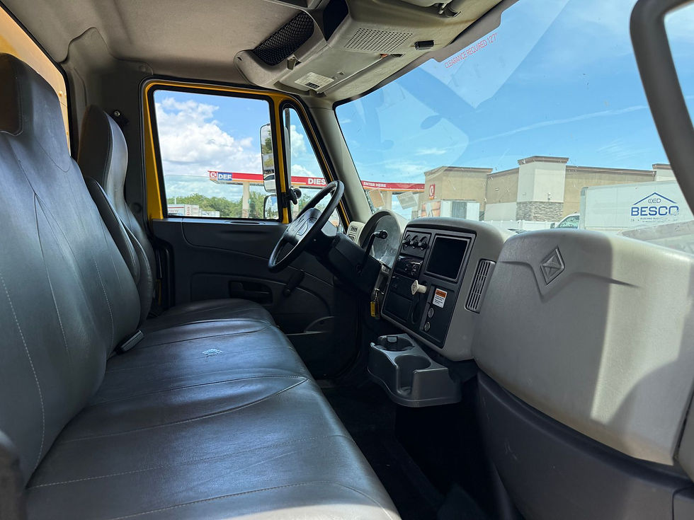 Thumbnail: 2019 International 4300 Base