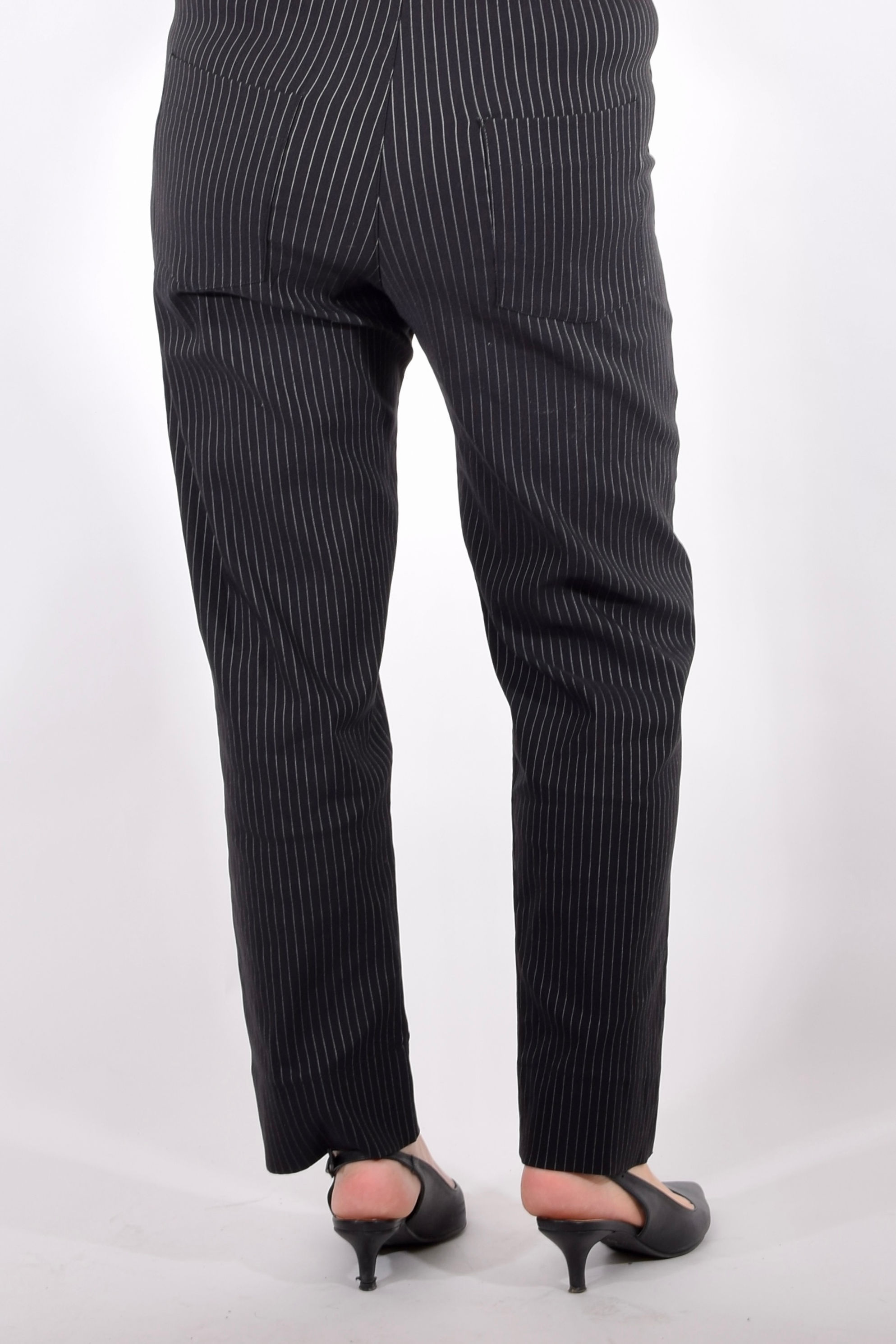 מכנסי אליפות שחורים עם פס סיכה בהיר