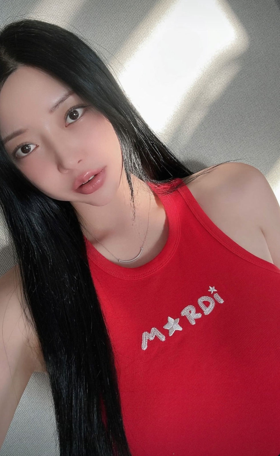 Cxxsomi Flowering Spring Season With 노출된 가슴과 엉덩이