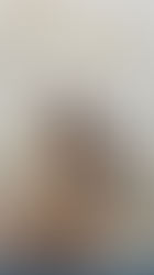 최한별 STAR Private Gym 내부에서 촬영된 포즈 – 그녀의 가슴 라인이 강조된 운동복 차림