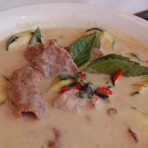 B04. GREEN CURRY BEEF image