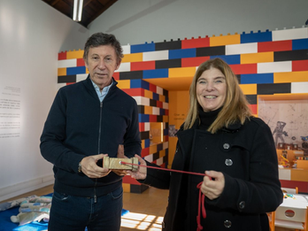 Posse mirando al niño Mauricio: "a los chicos les hace bien dejar por un tato las pantallas"