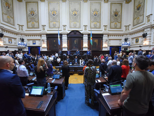 Kicillof logró la Ley de endeudamiento a cambio de cargos para la oposición y nuevos fondos a municipios