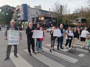 Jubilados llevan el malestar a la Quinta de Olivos