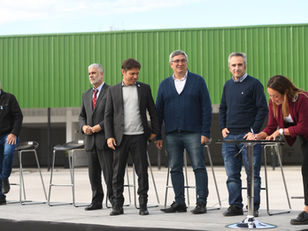 Kicillof, junto a Feletti, presentó medida para cuidar el bolsillo de la población