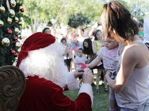 Comercios de Vicente López celebran la Navidad con descuentos, música y la visita de Papá Noel