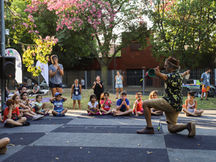 En medio de tanta crueldad y humillación, en Vicente López recuperan la poesía