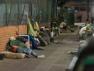 Argentinos sin gas, sin medicamentos, sin patentes para autos, con despidos y caída de consumo