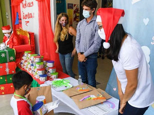 Juan Andreotti arrimó a "Mamá Noel" a los Jardines Maternales