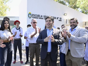 Hito histórico en la provincia: Kicillof inauguró la escuela número 305