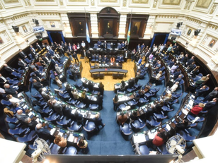 Kicillof le hace pito catalán a Milei: la provincia tiene RIGI bonaerense