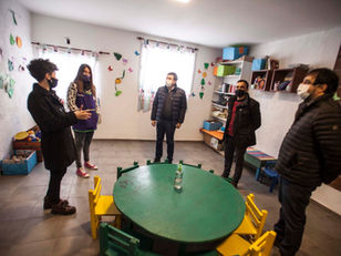 El intendente Moreira y Daniel Arroyo dan batalla a la pobreza esquivando los palos que les ponen en