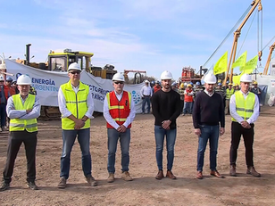 La argentina del desarrollo y crecimiento: soldaron el último caño del gasoducto Kirchner