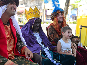 No es Pele, no es Maradona, no es Messi, son los Reyes Magos que posan en San Fernando