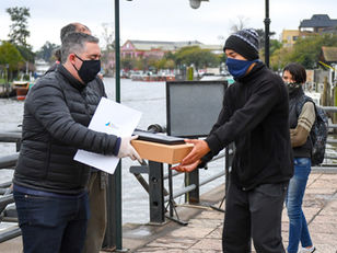 San Fernando: 657 netbooks y 190.000 canastas de alimentos y productos de limpieza