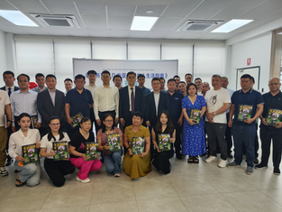 Chinese Ambassador to PNG H.E Yang Xiaoguang Attends the Launching Ceremony of the “The Guide to Life for Overseas Chinese in Papua New Guinea”