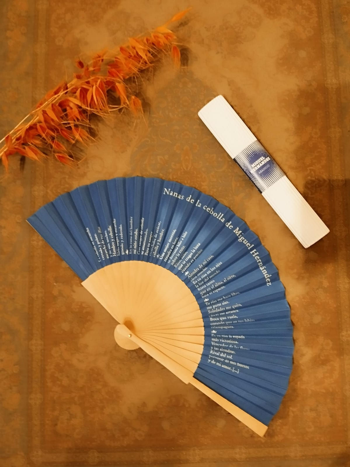 ABANICO - AZUL - MIGUEL HERNÁNDEZ