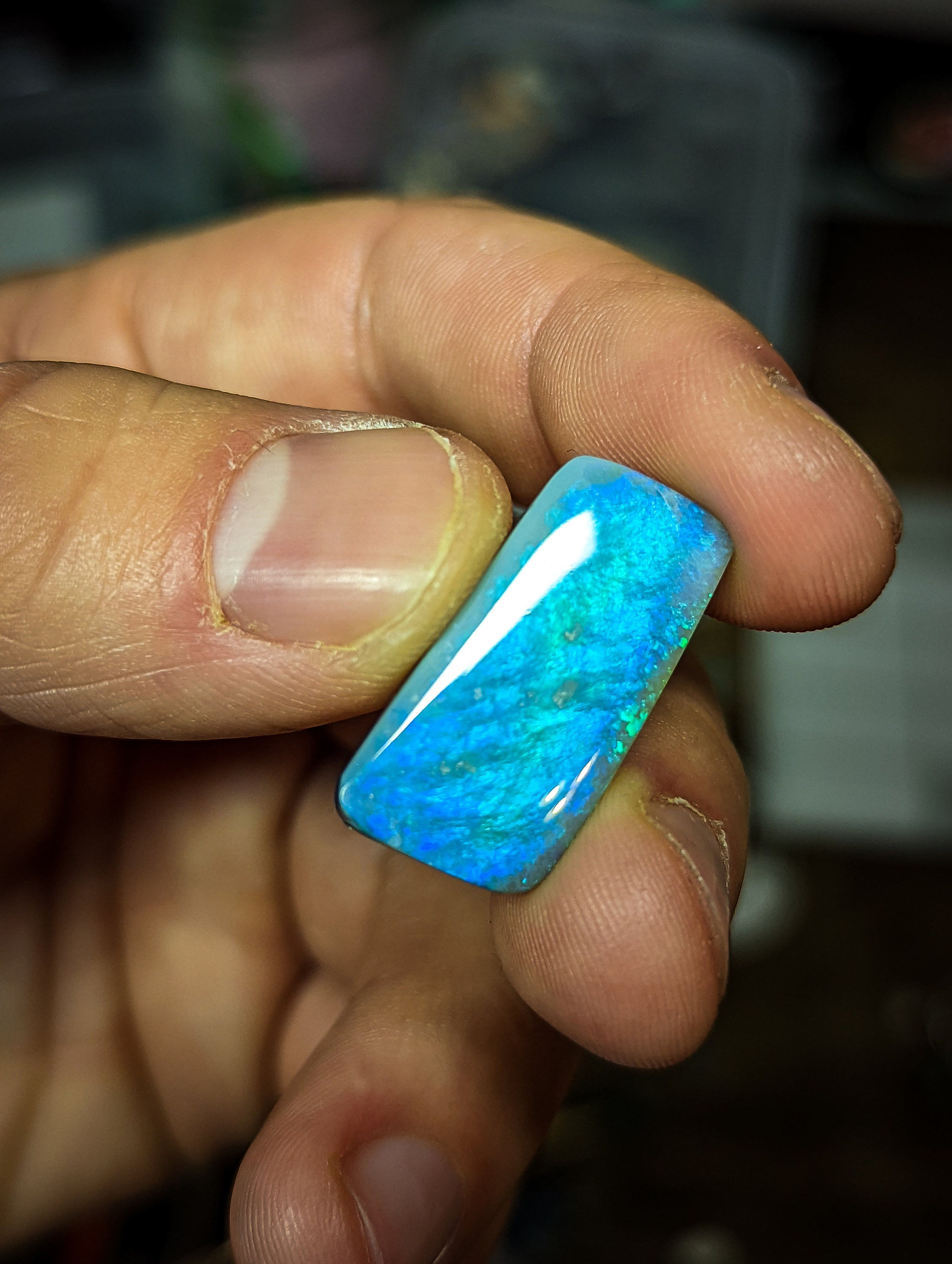 Opale sombre d'Australie, Lightning Ridge, 13.2 carats