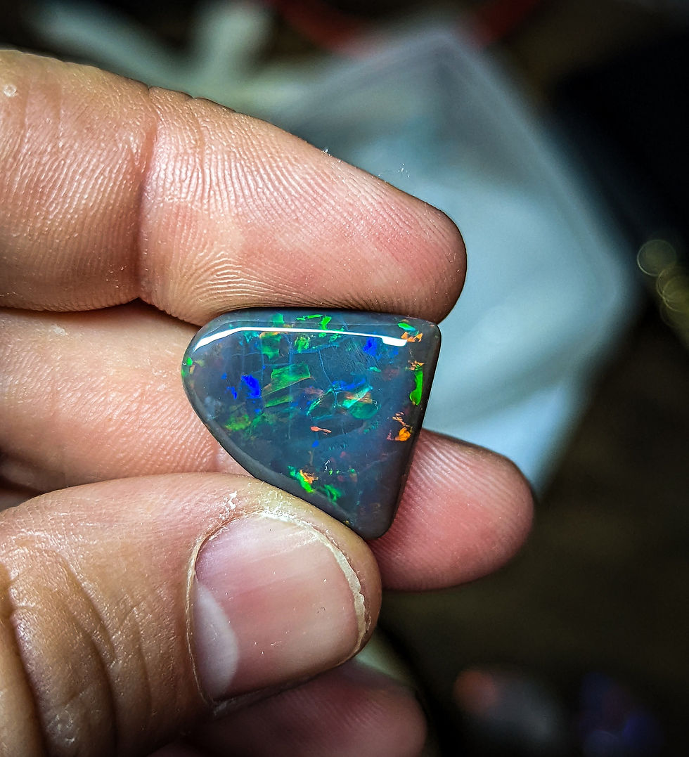 Miniature : Opale noire d'Australie, Lightning Ridge, 9.8 carats