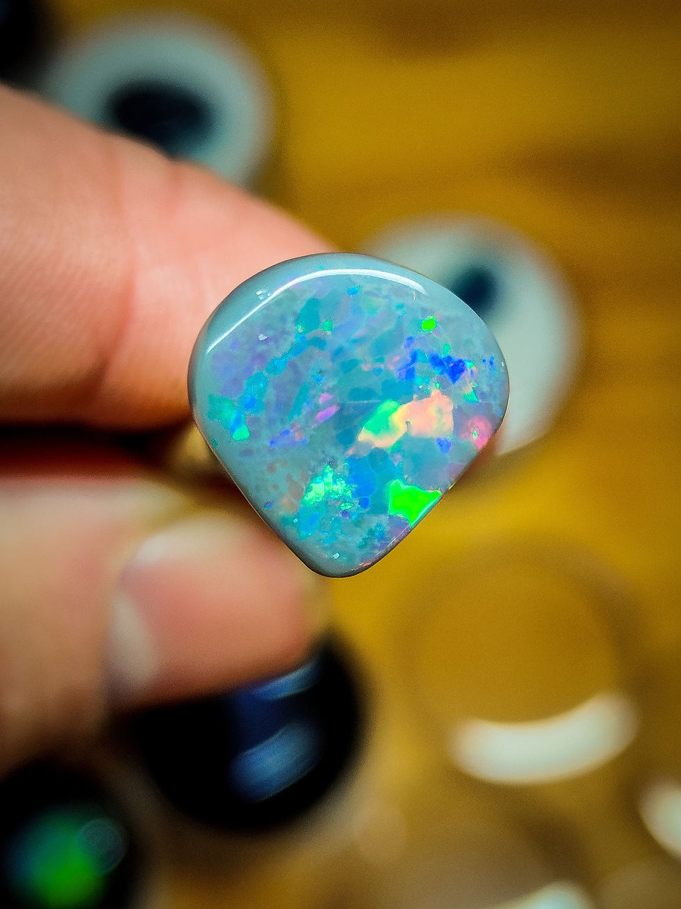 Miniature : Superbe Opale sombre d'Australie avec superbe pattern , Lightning Ridge, 3.3 car