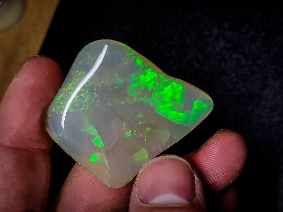 Miniature : Grande Opale cristal d'Australie, Lightning Ridge, 43 carats