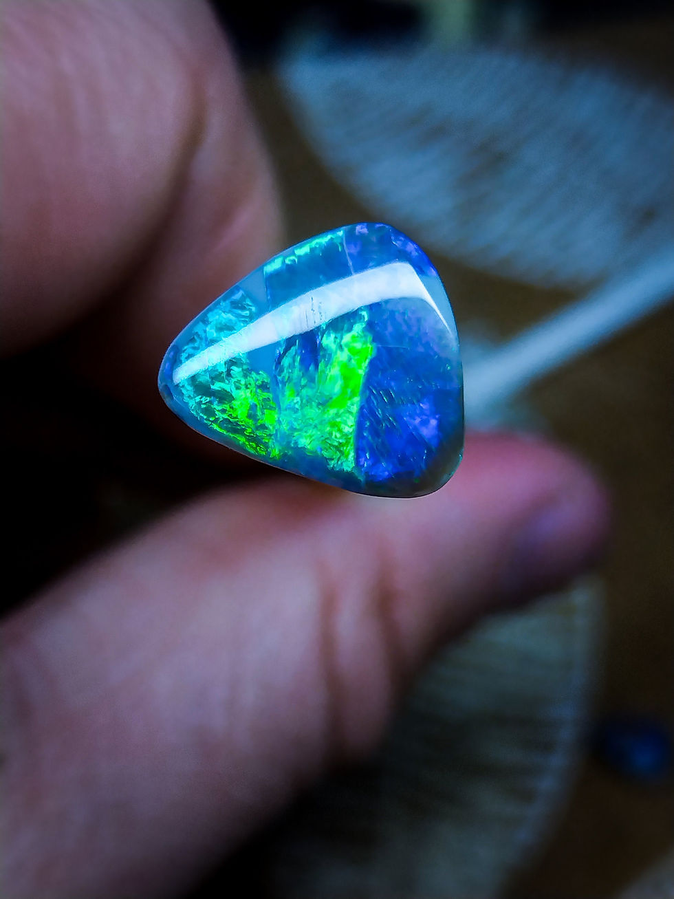Miniature : Opale noire d'Australie, Lightning Ridge, 3.2 carats