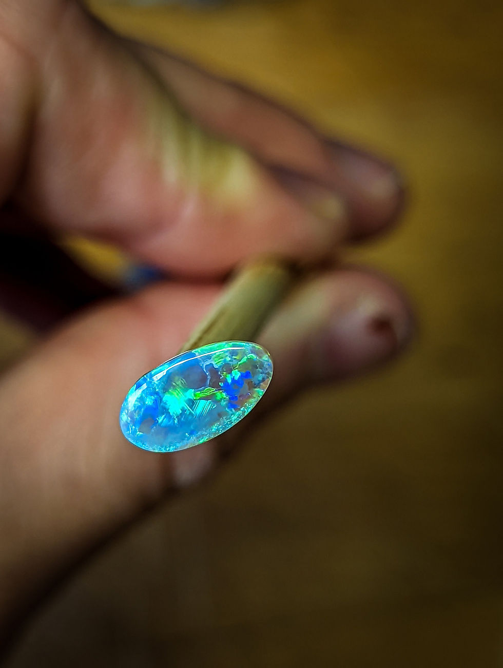 Miniature : Belle opale cristal noire d'Australie, Lightning Ridge, 5.6 carat