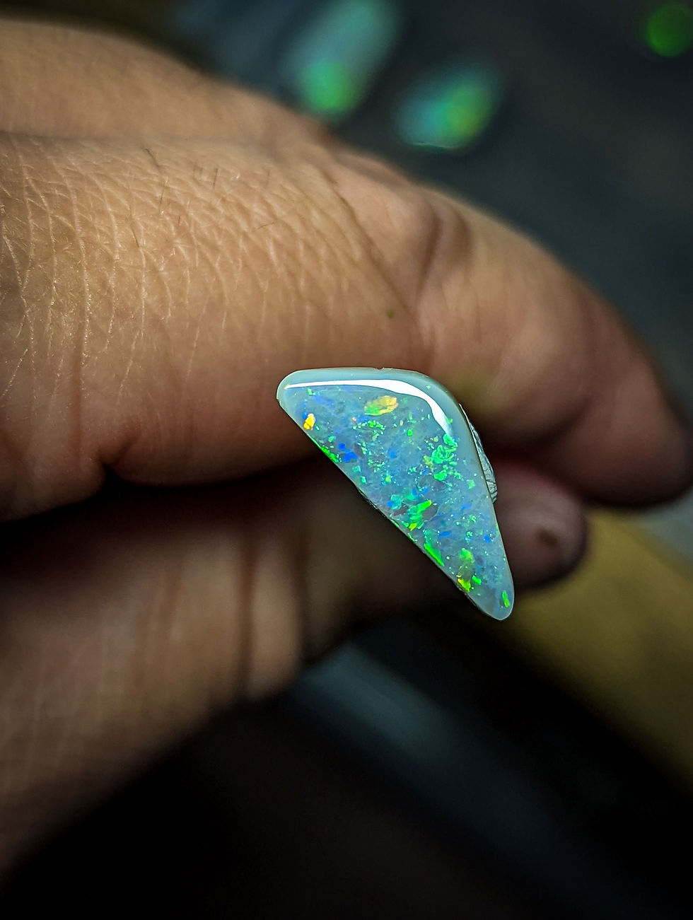 Miniature : Opale sombre d'Australie, Lightning Ridge, 3.33 carats