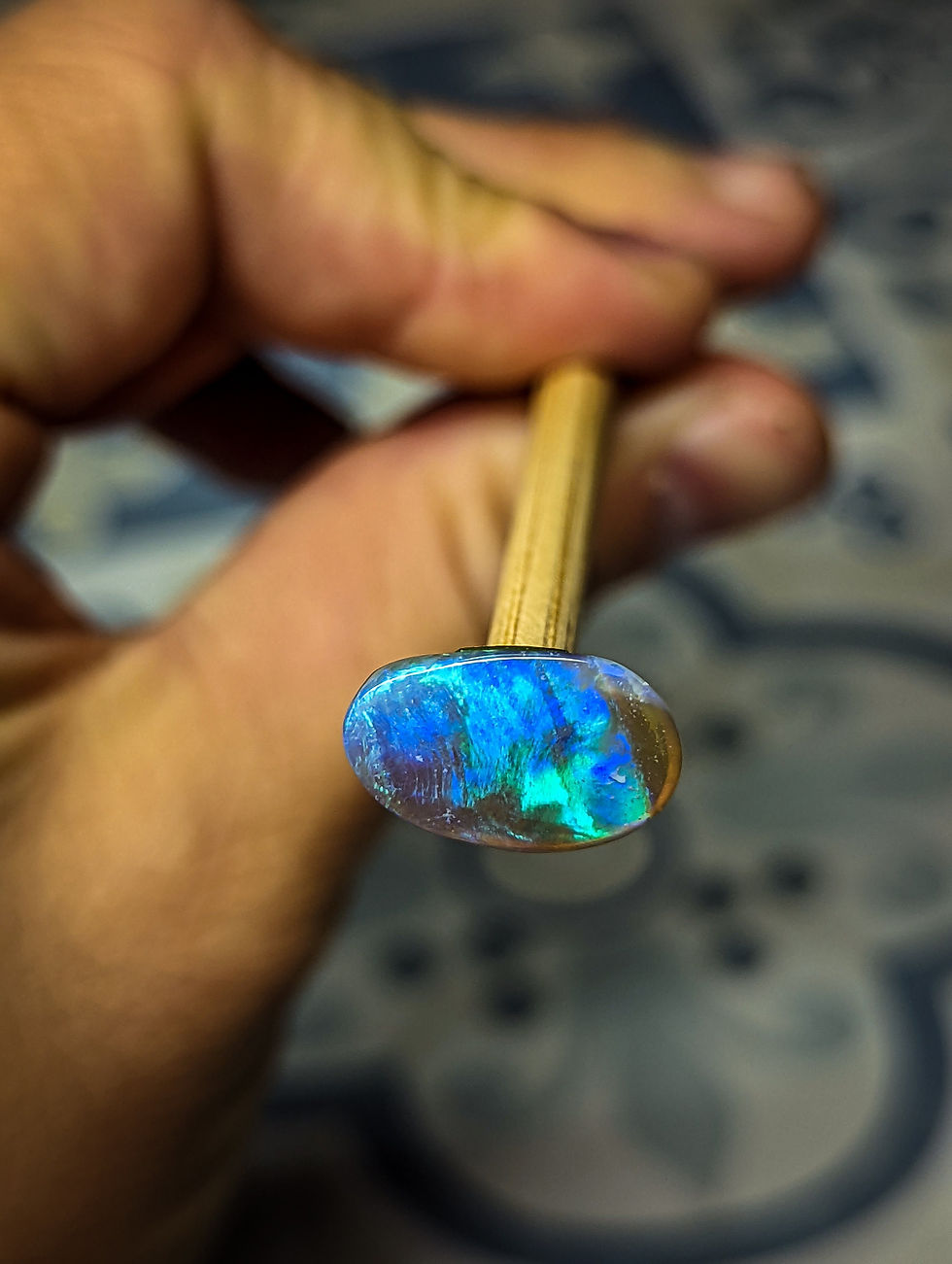 Miniature : Opale cristal noire d'Australie, Lightning Ridge, 2.23 carats