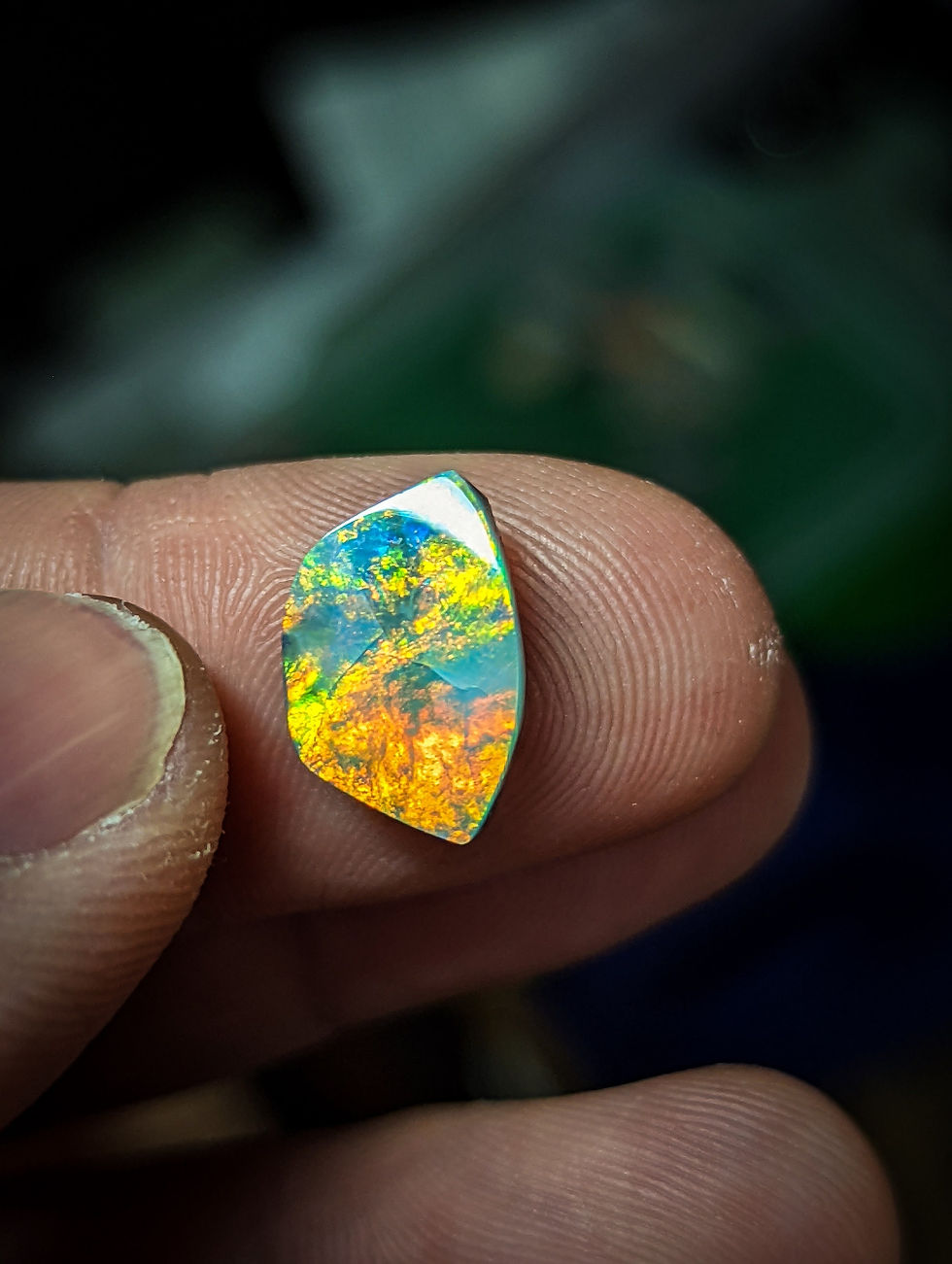 Miniature : Sublime opale sombre d'Australie, Mintabie , 13.2 carats
