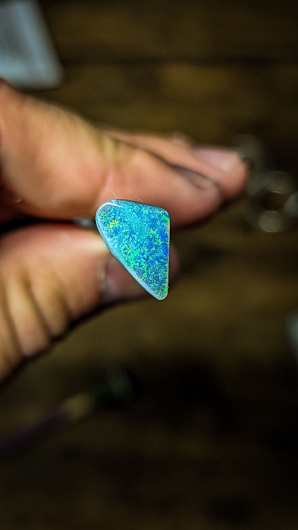 Miniature : Opale sombre d'Australie, Lightning Ridge, 1.64 carats
