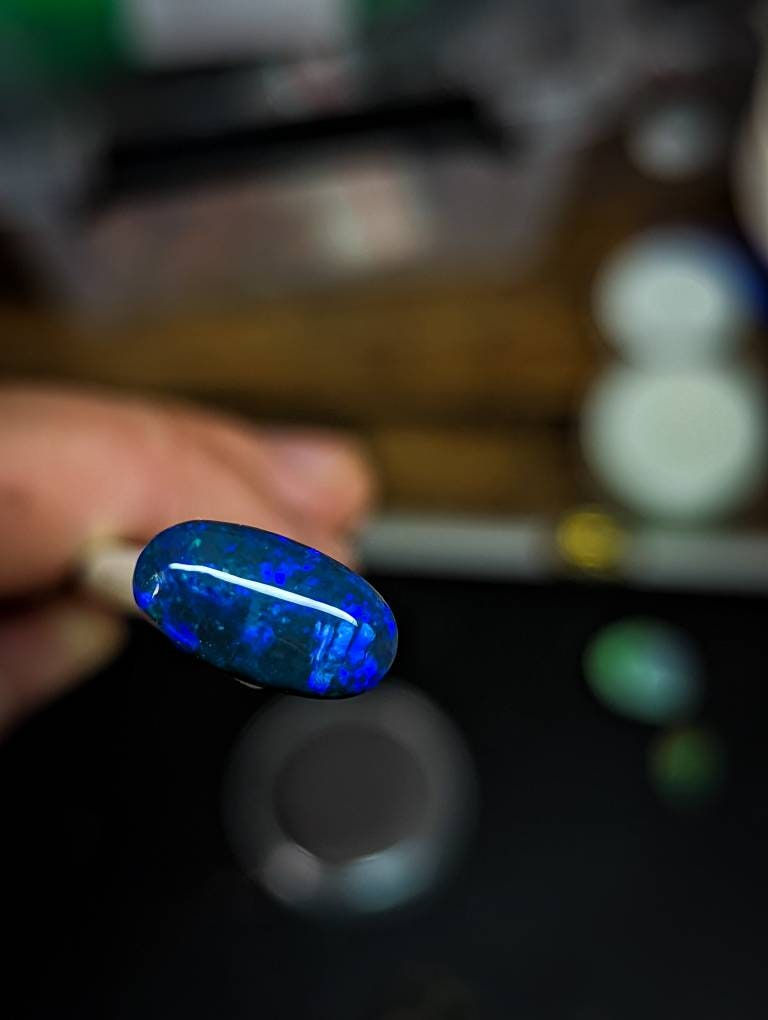 Miniature : Opale noire d'Australie Lightning Ridge, 3.05 carats