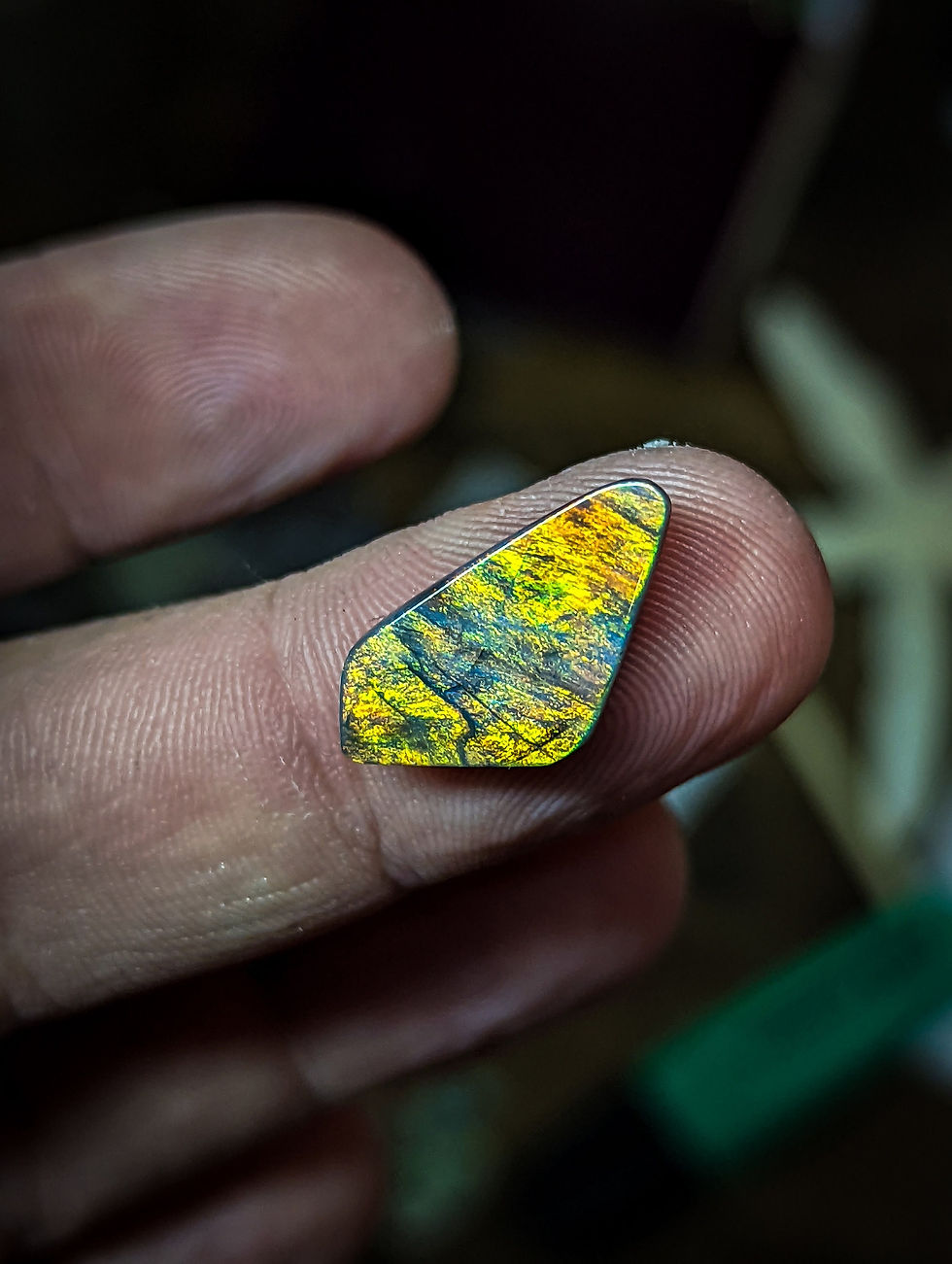 Miniature : Sublime opale sombre d'Australie, Mintabie , 4.8 carats