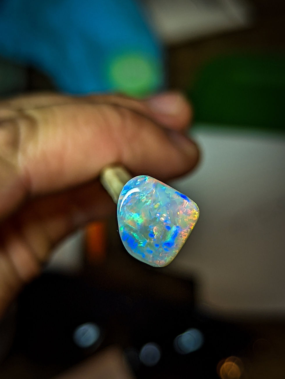Miniature : Opale claire d'Australie, Lightning Ridge, 2.43 carats