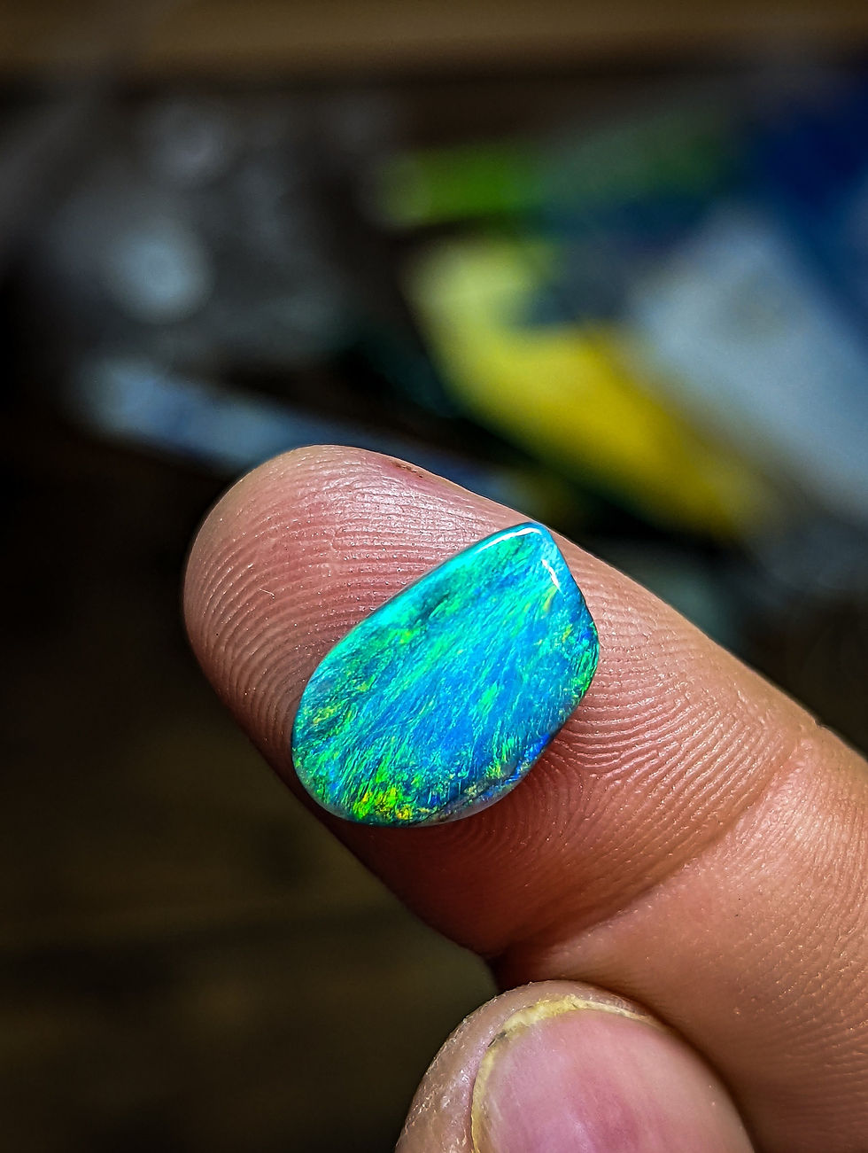 Miniature : Opale noire d'Australie, Lightning Ridge, 2.4 carat