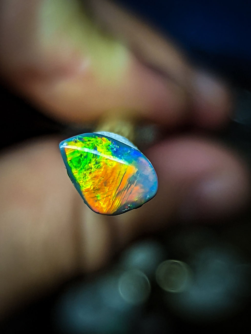 Miniature : TOP GEM : Opale noire d'Australie, Lightning Ridge, 1.070 carats