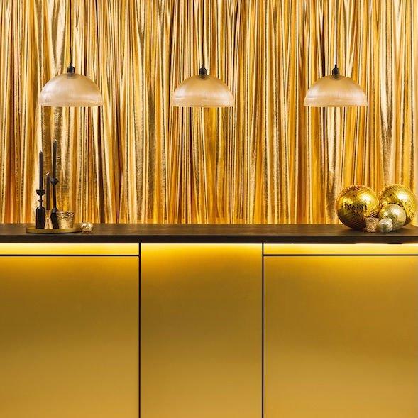 gold bar -available with or without the drape backdrop and hanging lights