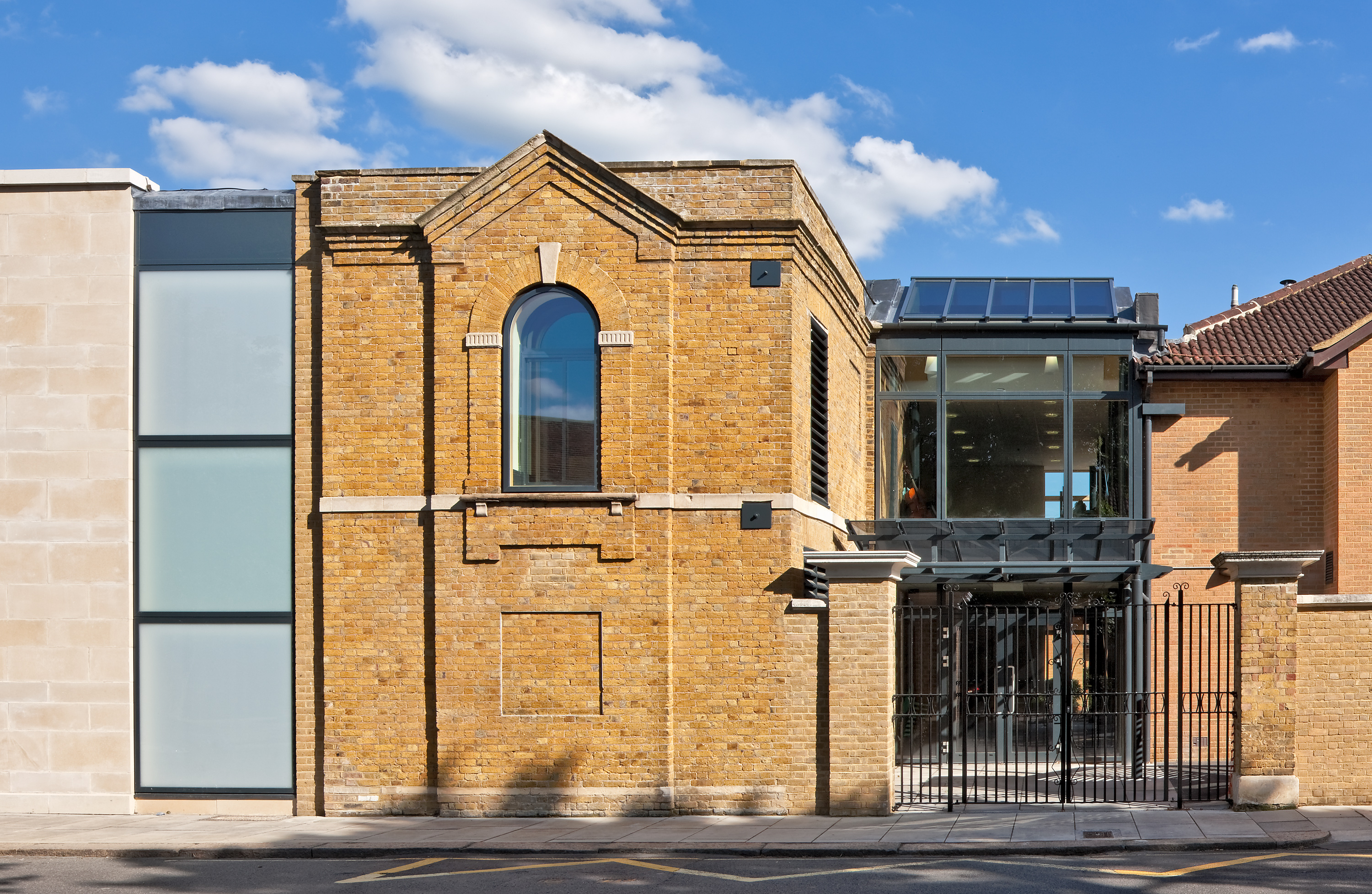 Barnsley Hewett & Mallinson — The Mall School New Theatre and Art Classroom