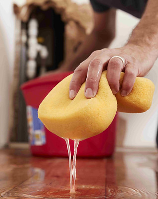 Reparatur, Wasser auslaufen, feuchte Wand, Schimmel