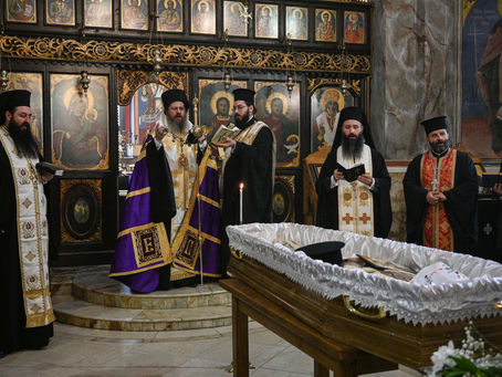 В храм „Св. Богородица – Живоприемни източник“ беше извършено опелото на прот. Димитър Вангелов