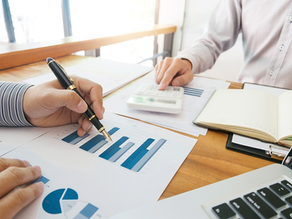 "Estrategias de Compensación: La Influencia del Tamaño Empresarial en las Bandas Salariales"