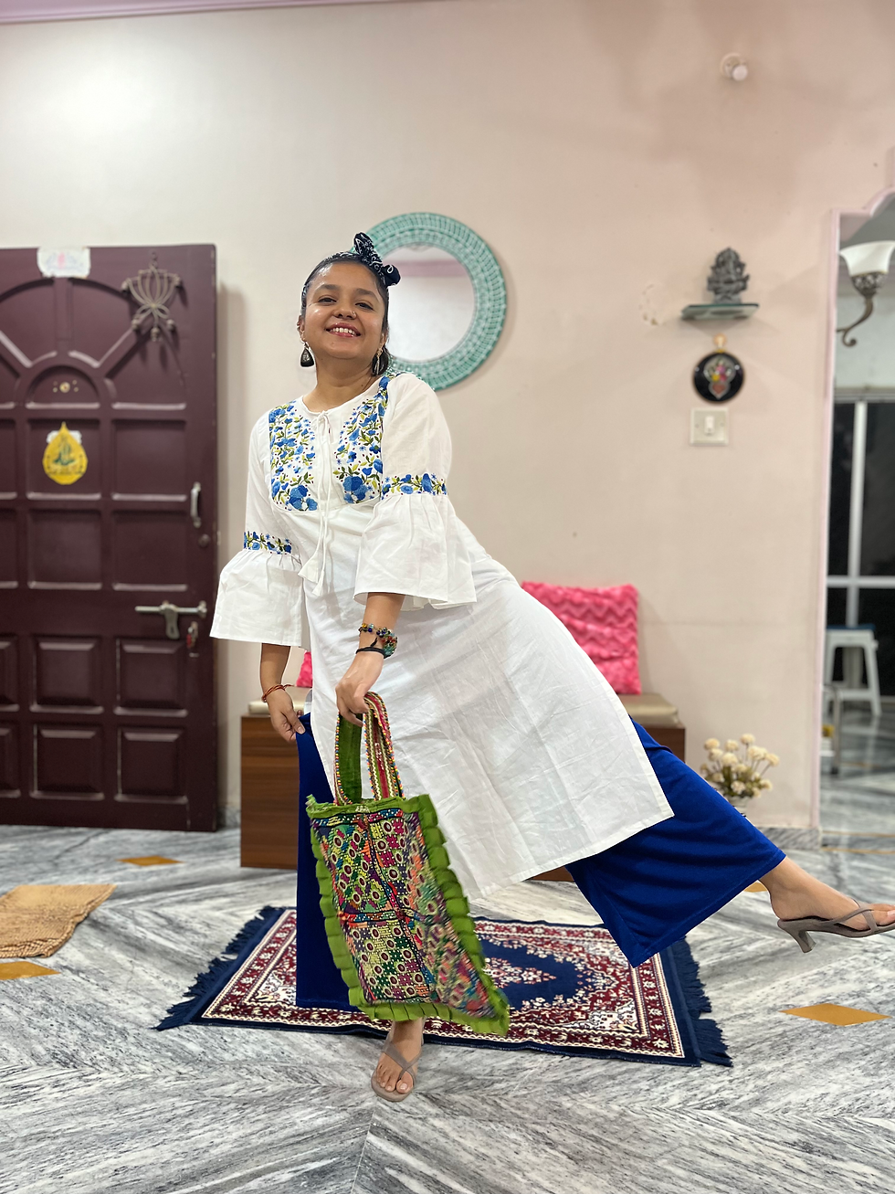 थंबनेल: KABUSI HEMP KURTA - NEELA PHOOL