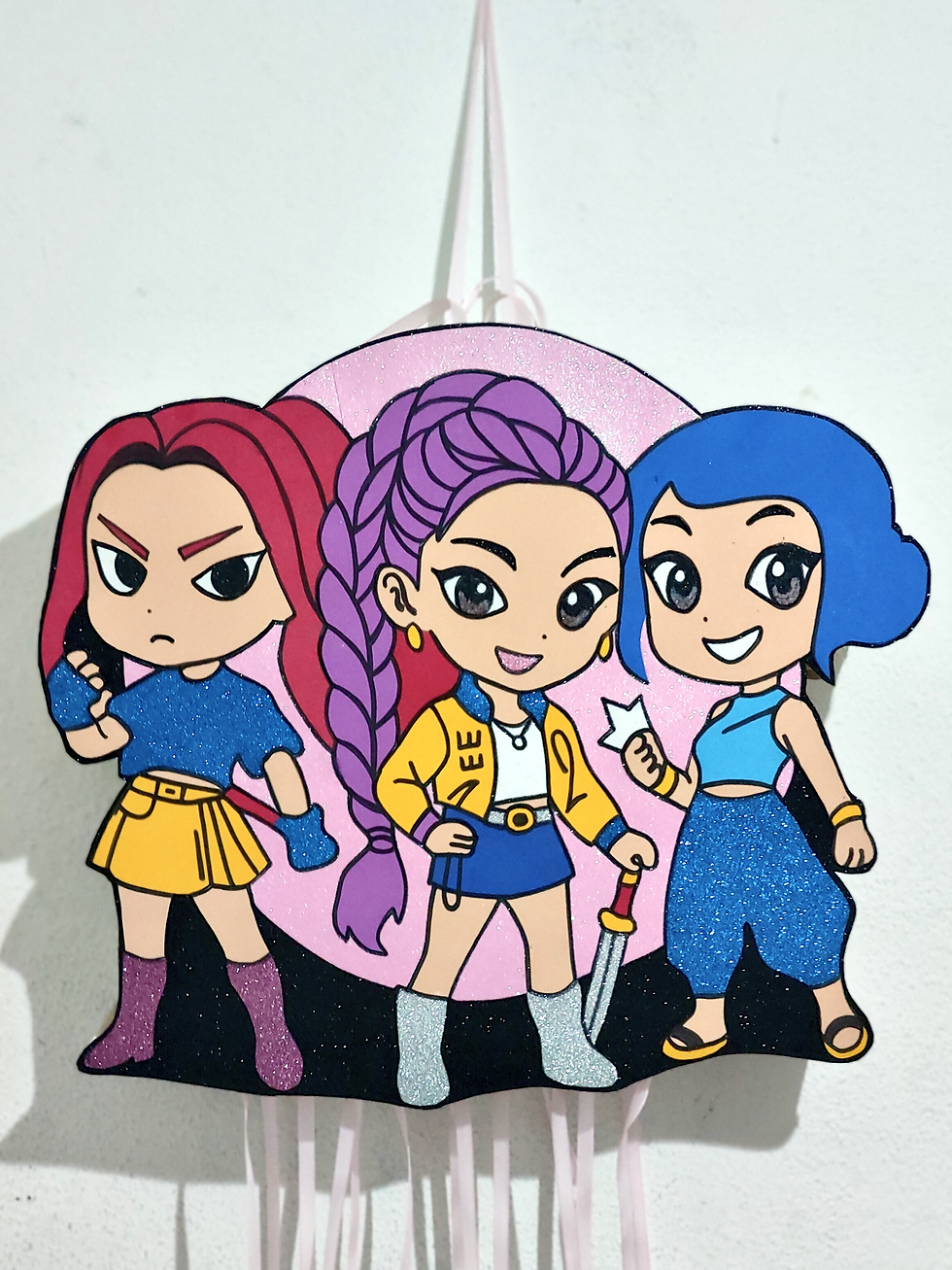 Piñata de K-pop personalizada para fiesta infantil en Madrid