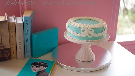 ジュエリーブルーなケーキ