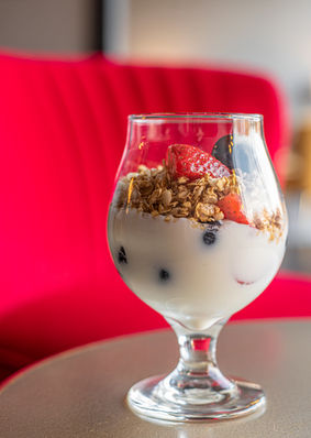fresh fruit yogurt parfait
